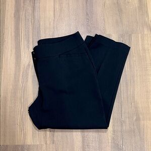 Apt 9 size 10 black capris